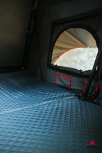 Load image into Gallery viewer, Glacier Foldable Hardshell Tent's