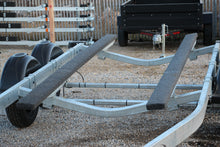 Load image into Gallery viewer, EZ Loader T96BS 19-22 4700